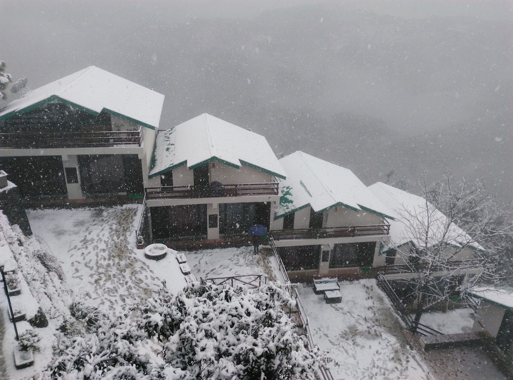 Woodsmoke Resort and Spa