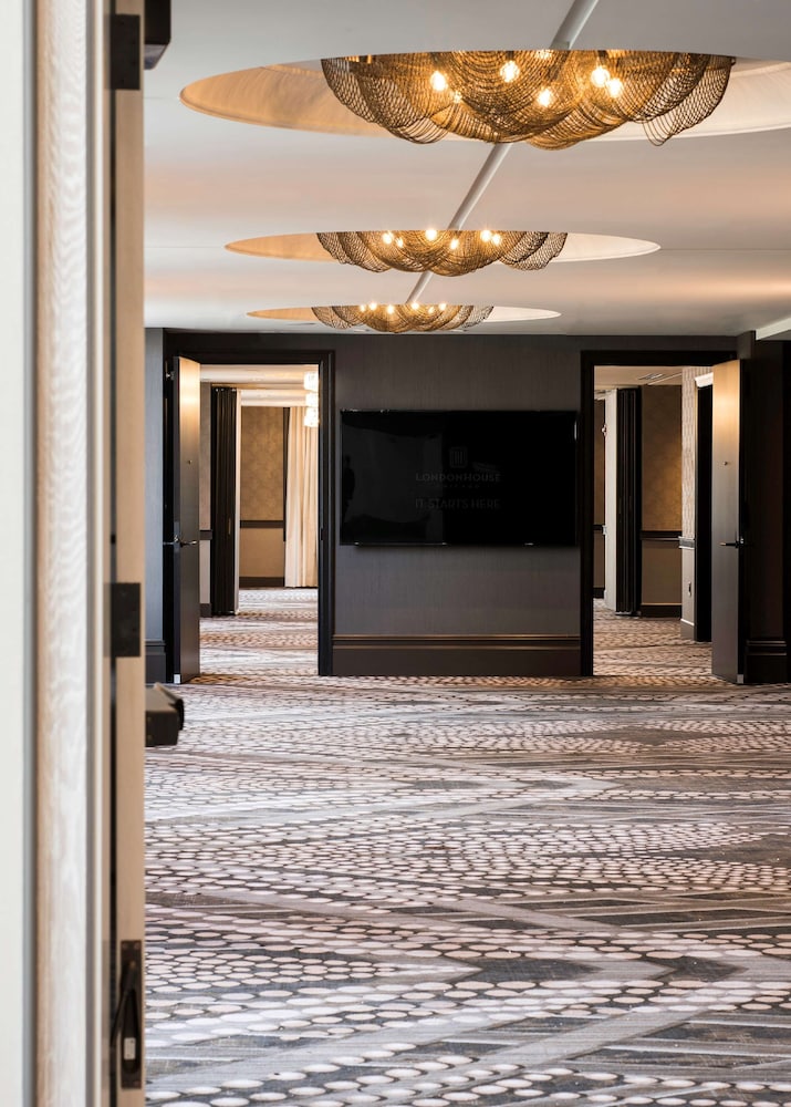 LondonHouse Chicago, Curio Collection by Hilton