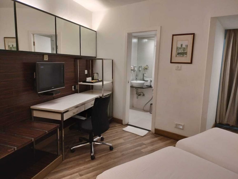 Regenta Place Bangalore, Cunningham Road