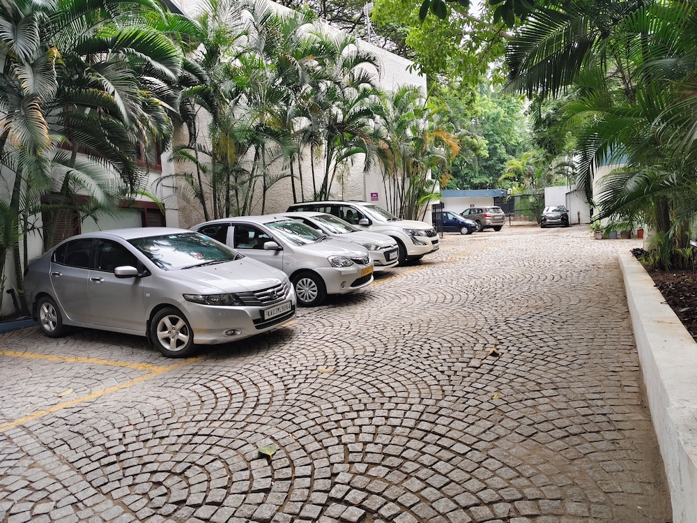 Regenta Place Bangalore, Cunningham Road