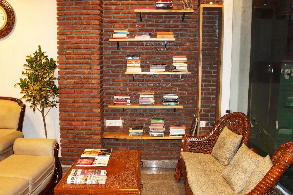 Hotel Ishan - A Riverside Retreat by Salvus