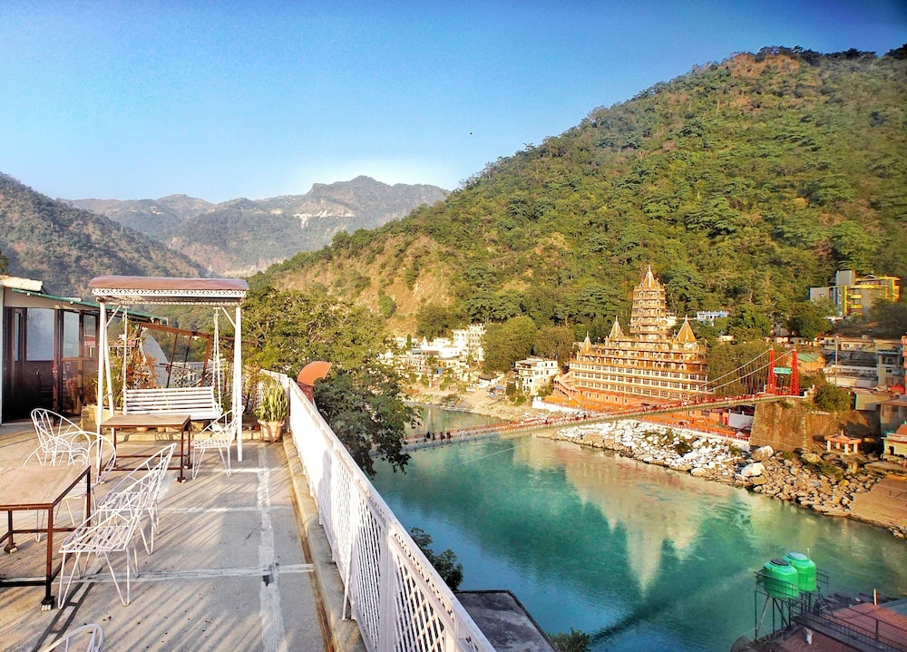 Hotel Ishan - A Riverside Retreat by Salvus