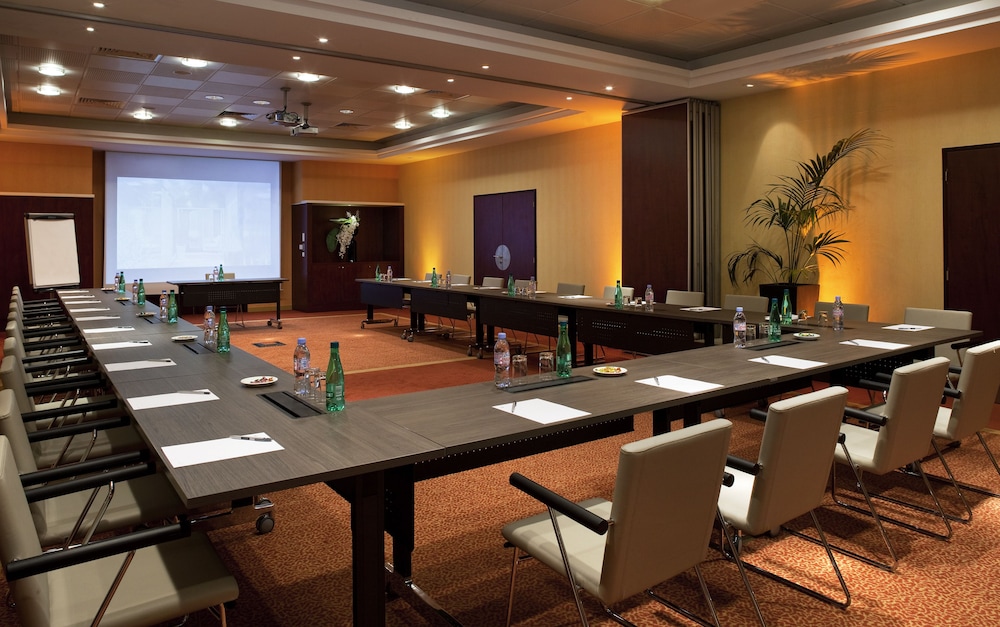 Mercure Paris CDG Airport & Convention Hotel