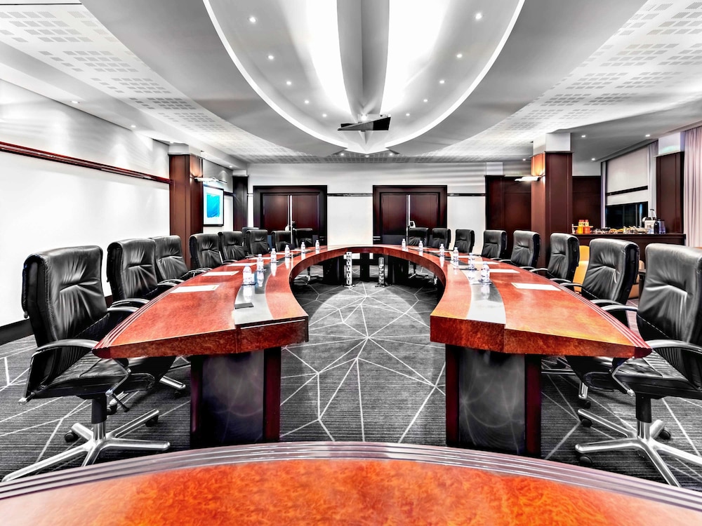 Mercure Paris CDG Airport & Convention Hotel