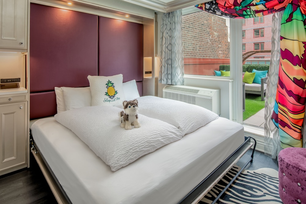 Staypineapple, An Artful Hotel, Midtown