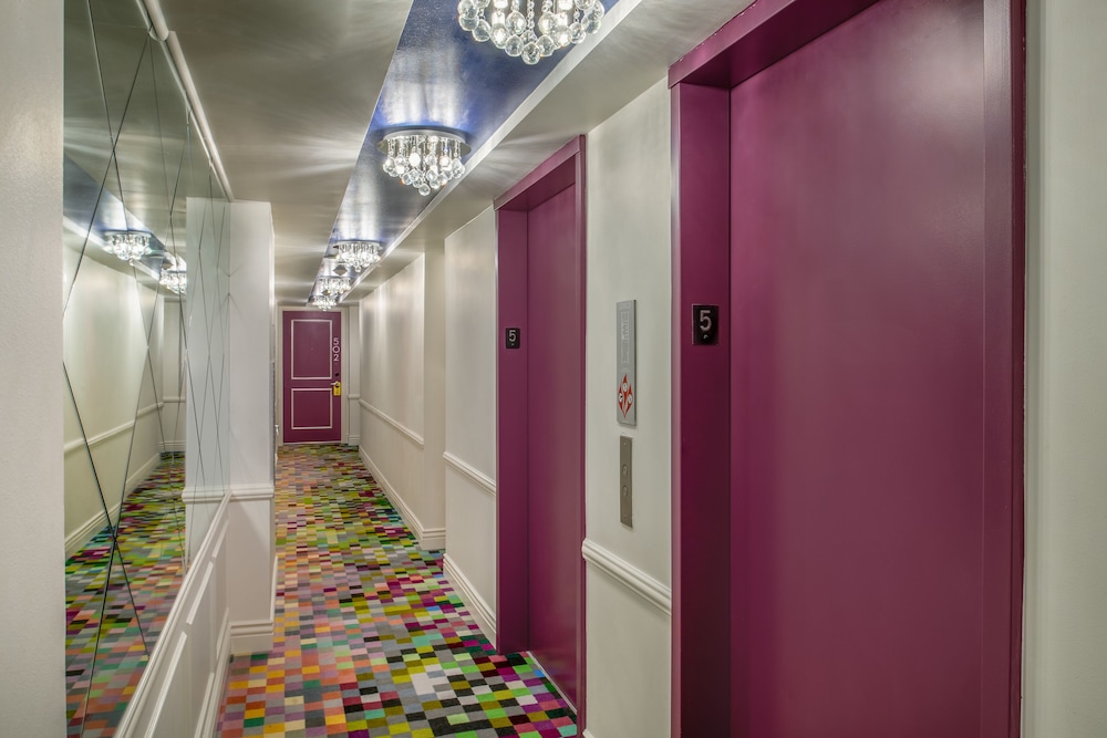 Staypineapple, An Artful Hotel, Midtown