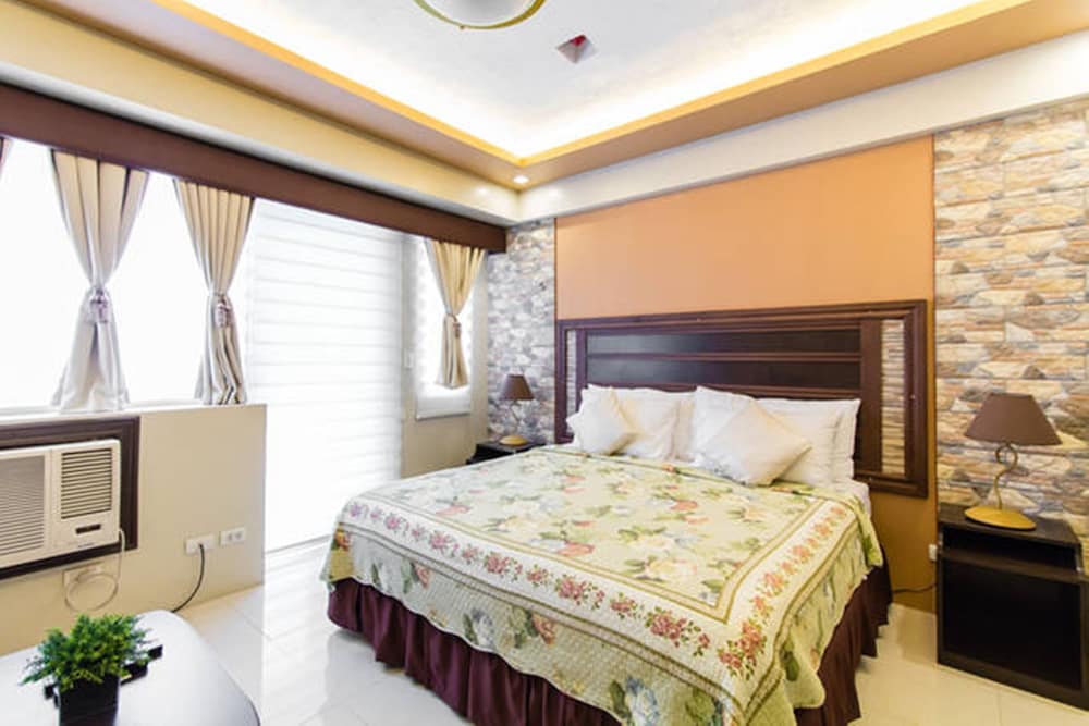 One Palm Tree Villas by SMTL Properties