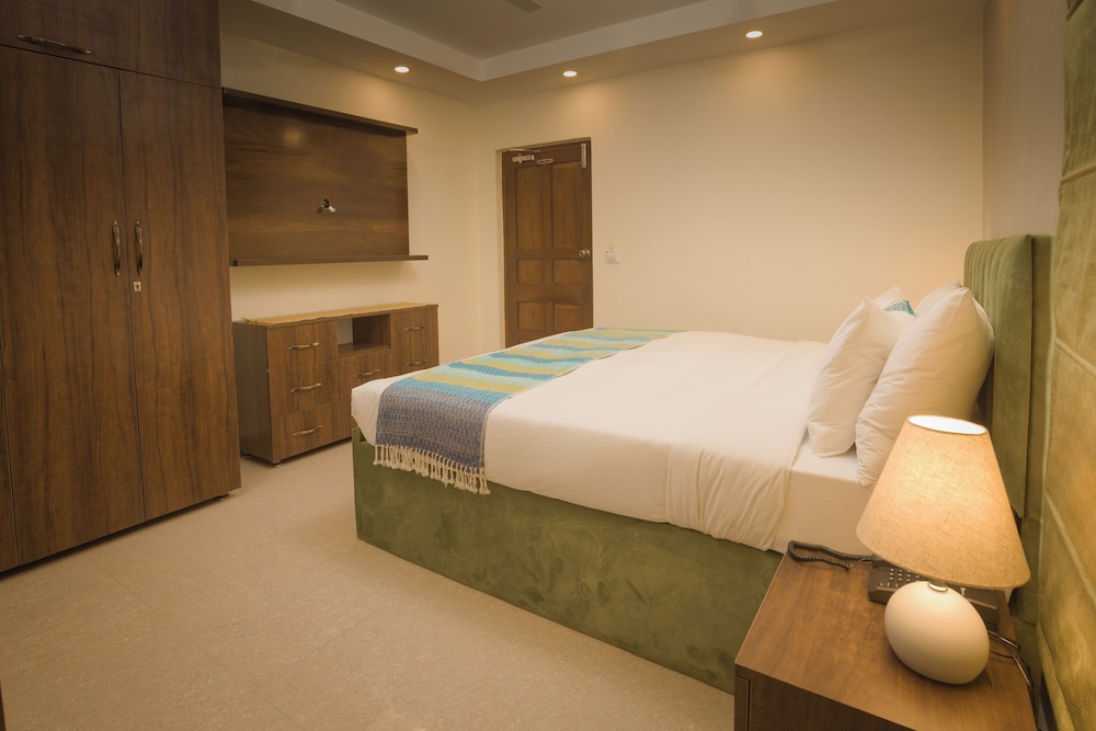 Oakwood Forest Retreat