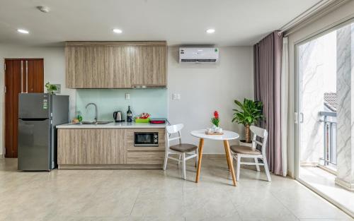 Cherry Hotel and Apartment