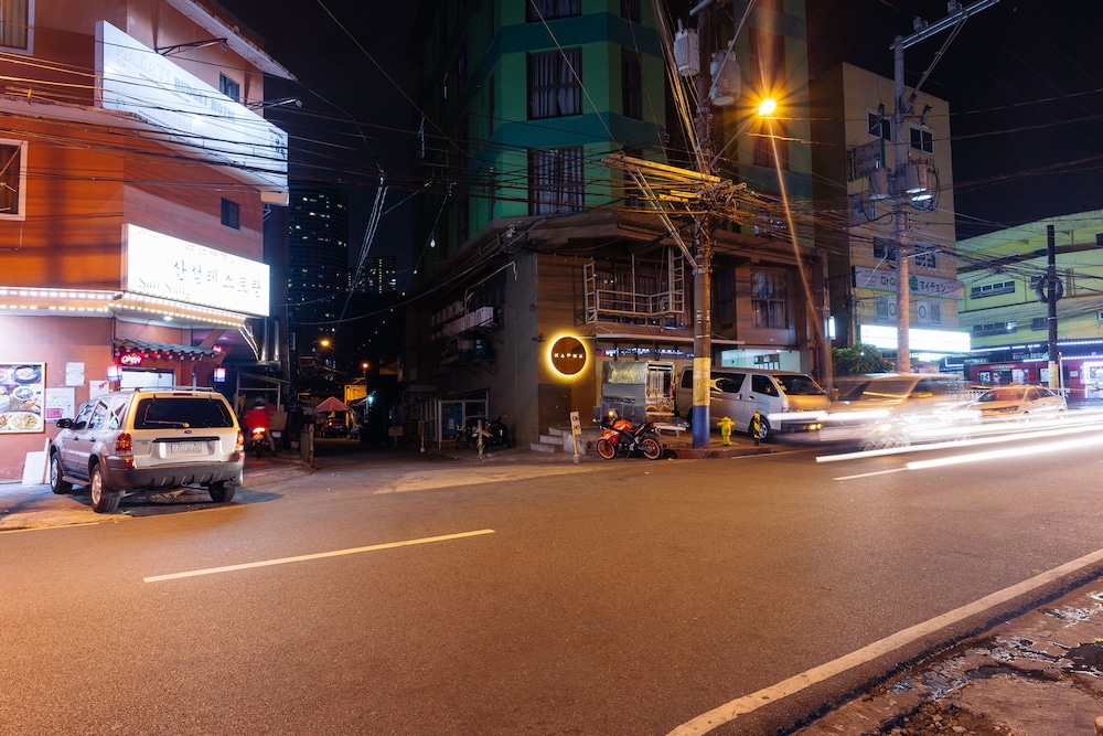 Nest Nano Suites Poblacion- Makati