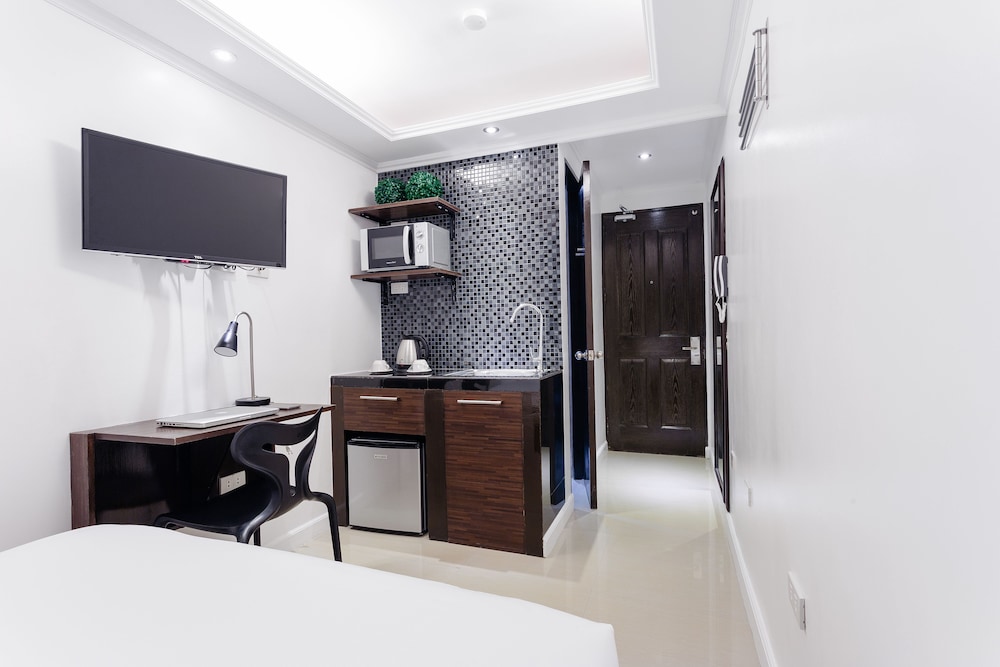 Nest Nano Suites Poblacion- Makati
