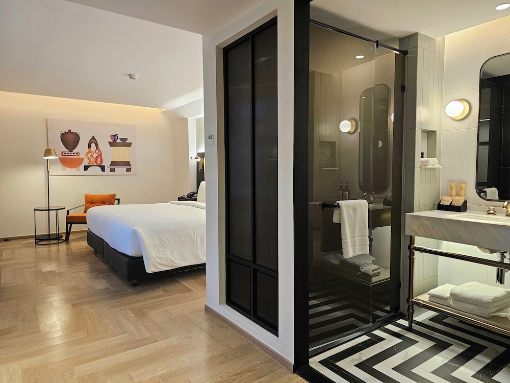 Public House Bangkok, a Member of Design Hotels