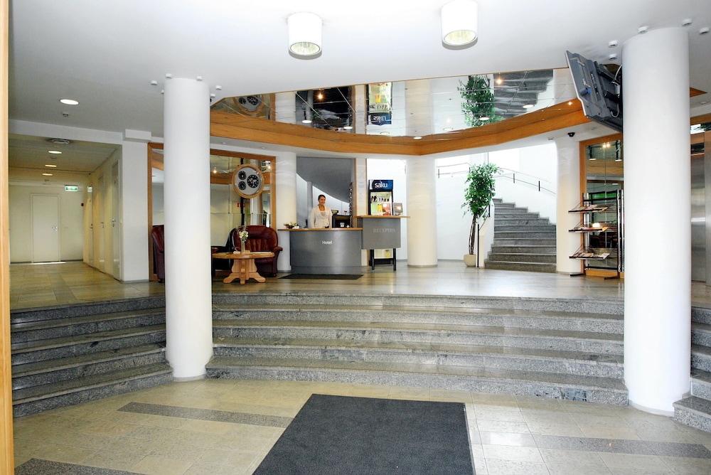 Center Hotel