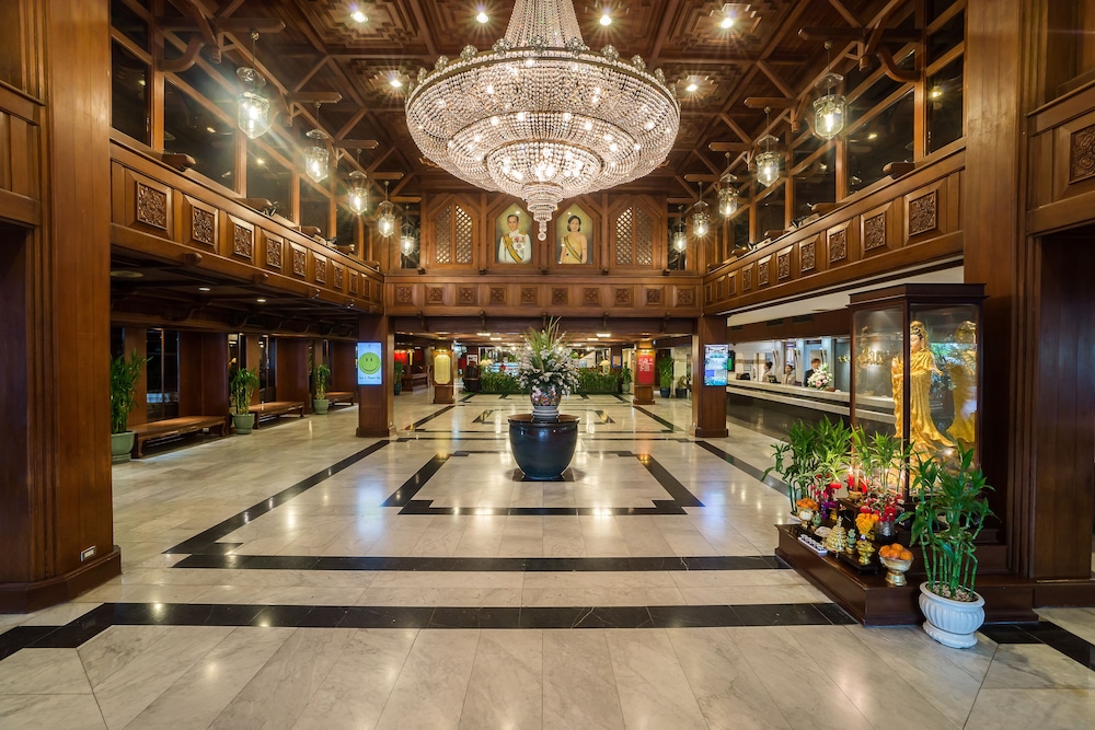 Bangkok Palace Hotel