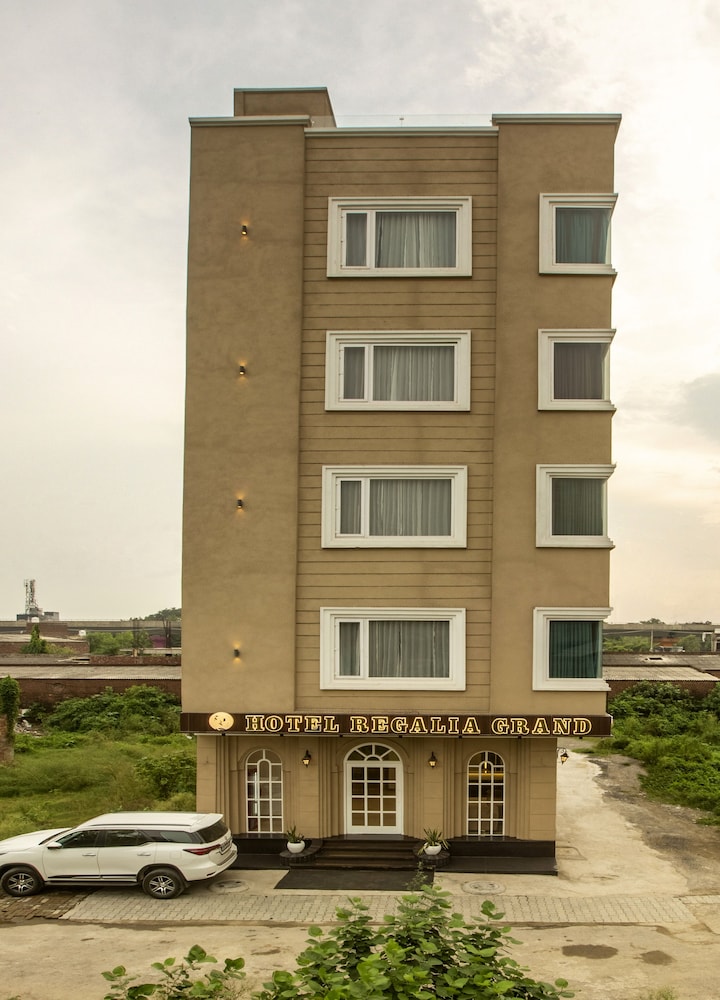  Regalia Grand By Delight Stay(walkable from Golden Temple)
