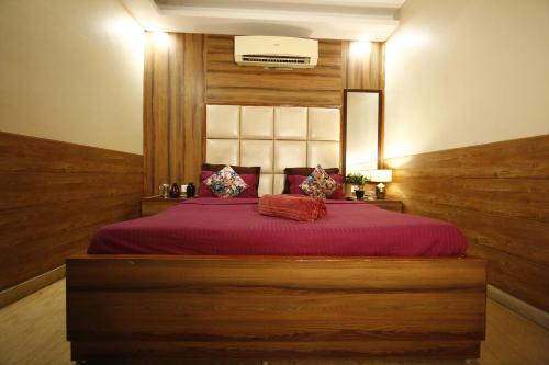 Divine Inn Hotel Rajouri Garden