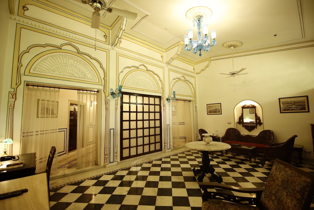 Hotel Narain Niwas Palace