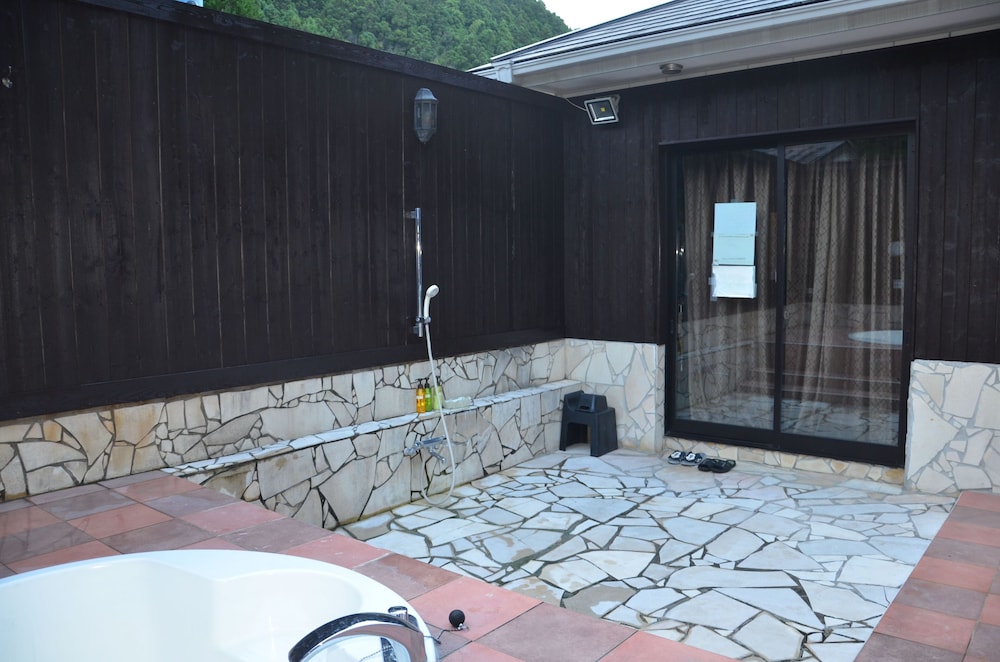 Hotel Takao Asile