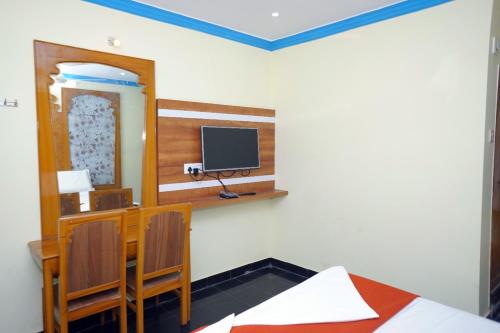 HOTEL ASWINI GRAND LODGE