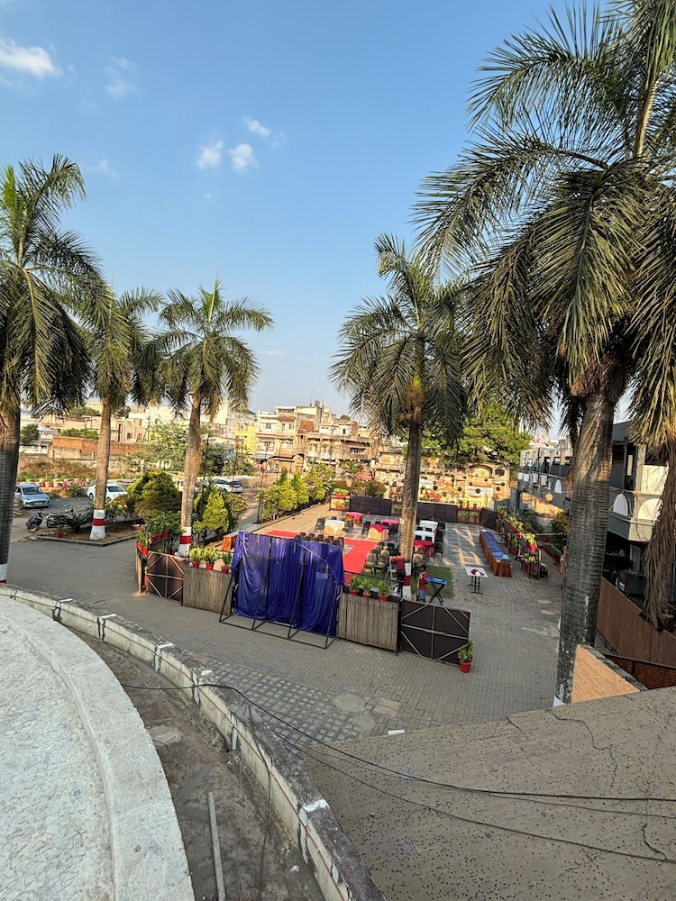 Hotel Akanksha