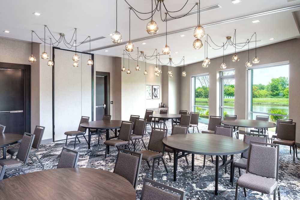 Holiday Inn Boston Logan Airport - Chelsea by IHG