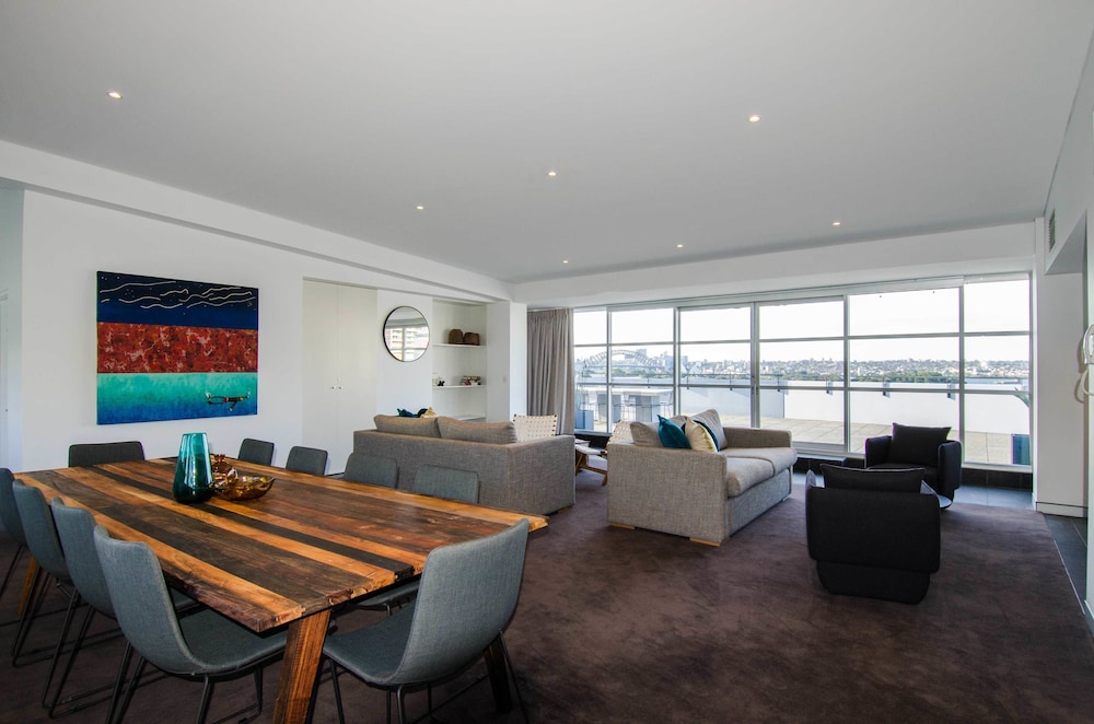 Sydney East Luxury Apartment