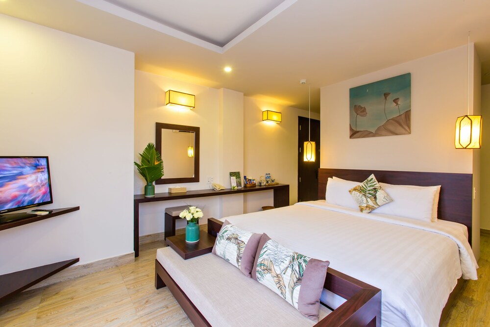 Vaia Hoi An Boutique Hotel