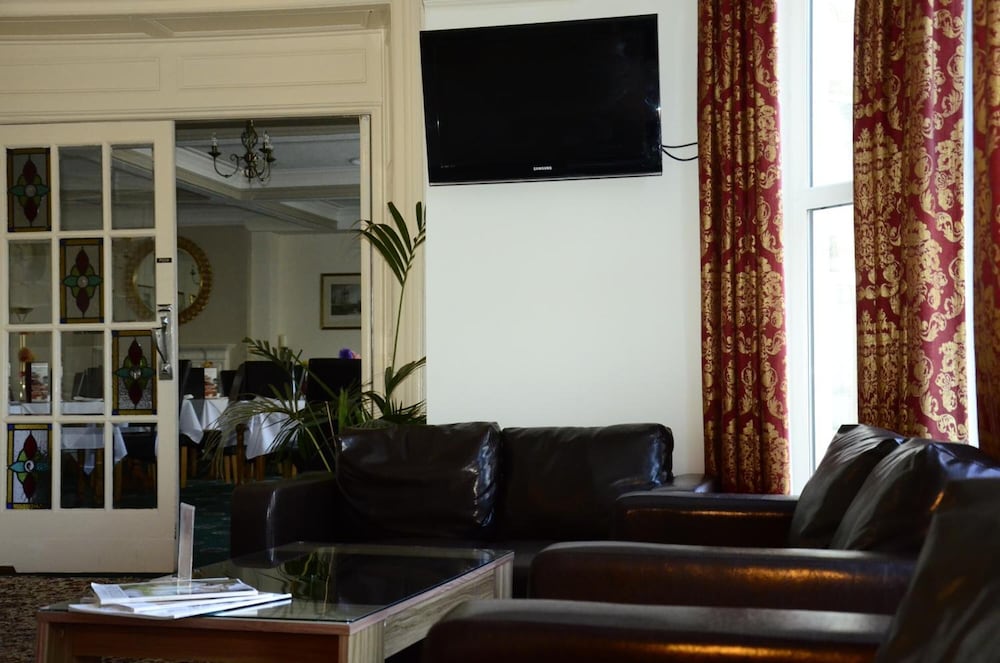 The Broadway Hotel