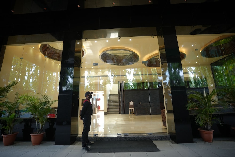 HOTEL MAKHAN VIHAR