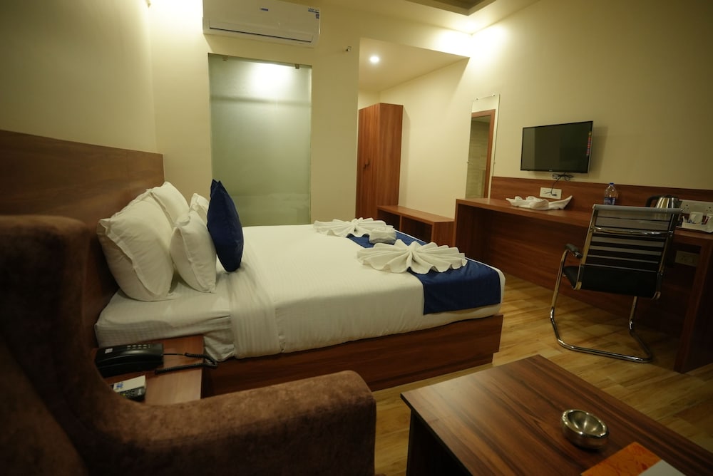 HOTEL MAKHAN VIHAR
