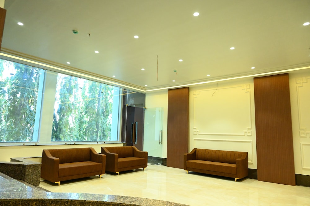 HOTEL MAKHAN VIHAR