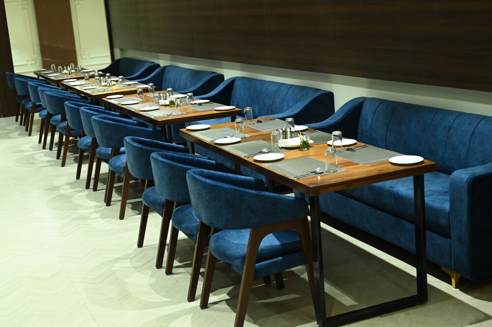 HOTEL MAKHAN VIHAR