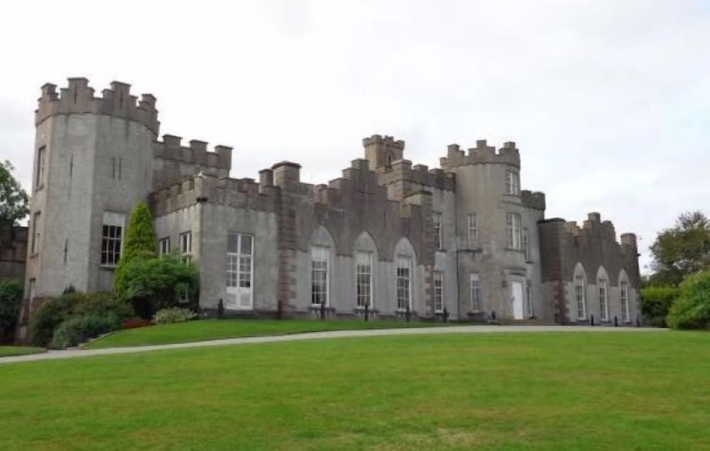 Bracken Court Hotel