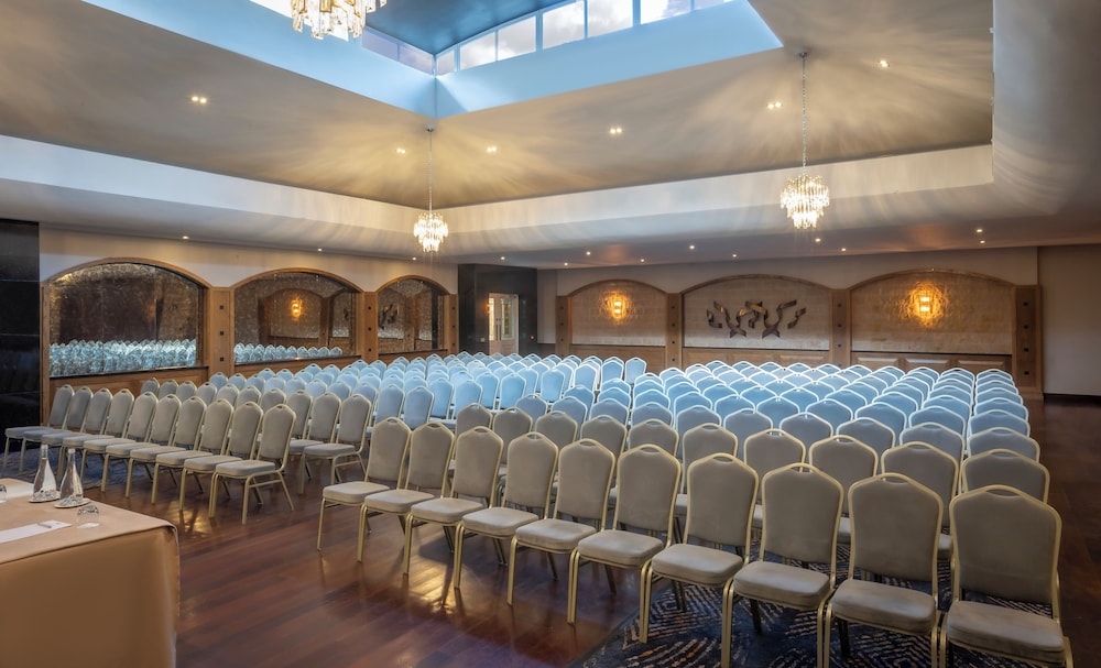 Bracken Court Hotel