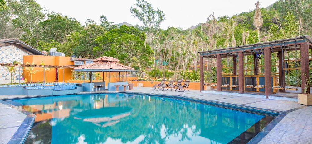 Residency Lake Resort & Spa