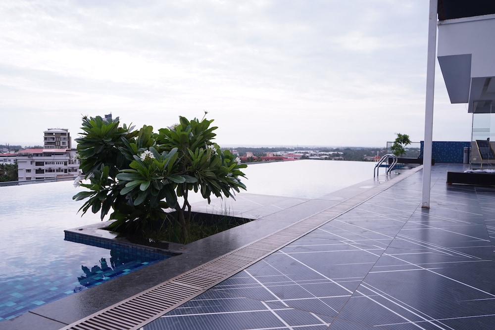 Hotel The Sea View, Mangalore