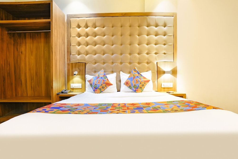 HOTEL COZY INN