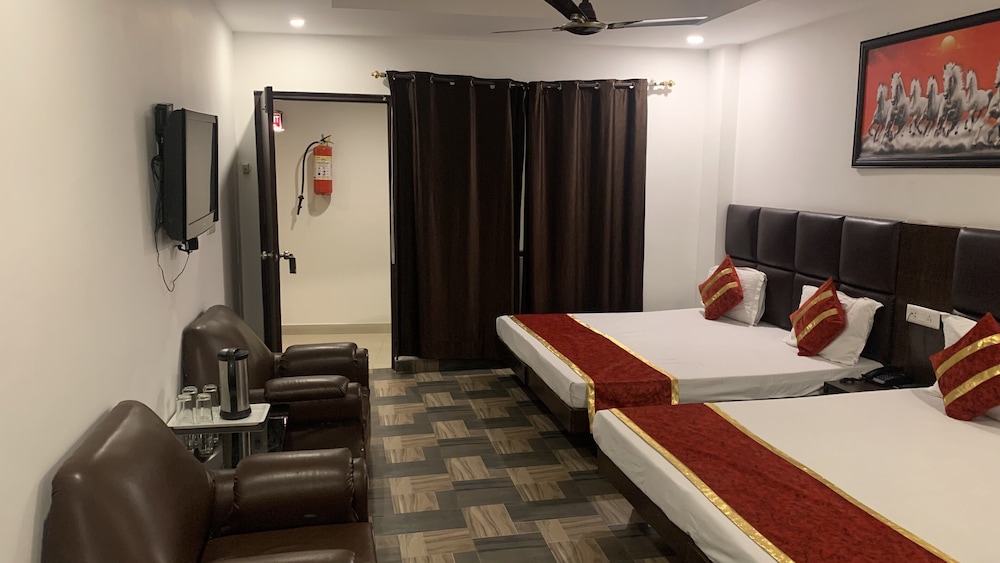 Hotel Maha Luxmi Palace katra