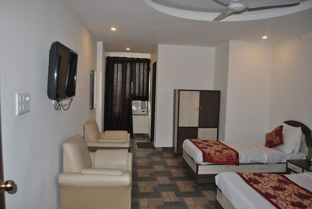 Hotel Maha Luxmi Palace katra