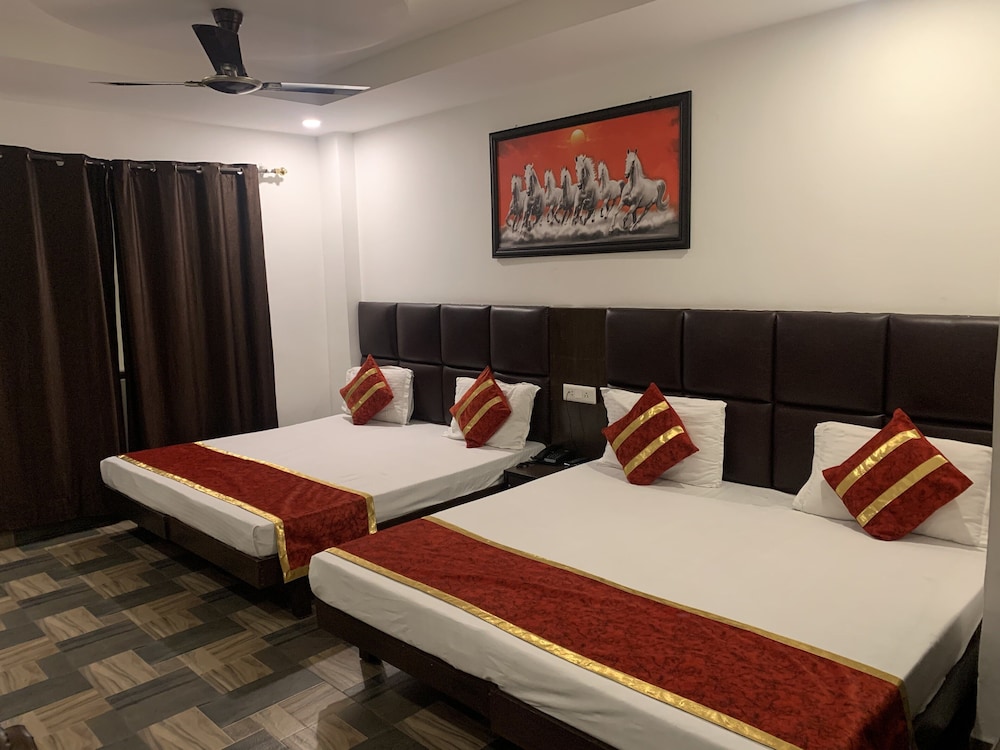 Hotel Maha Luxmi Palace katra