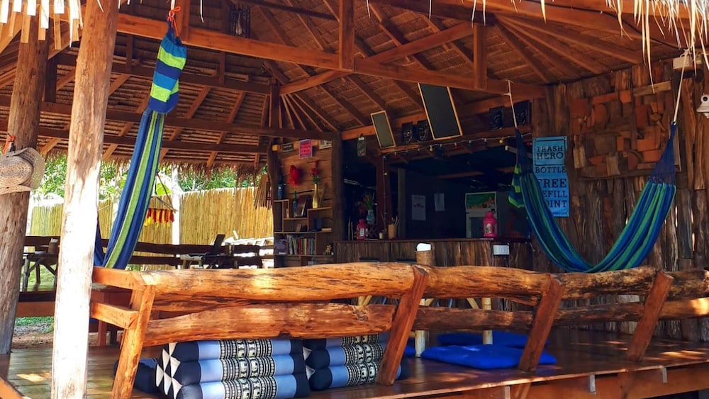 Enda Lanta Bungalows