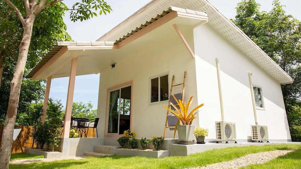 Enda Lanta Bungalows