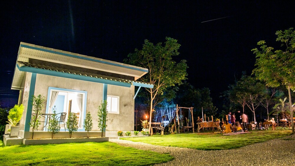 Enda Lanta Bungalows