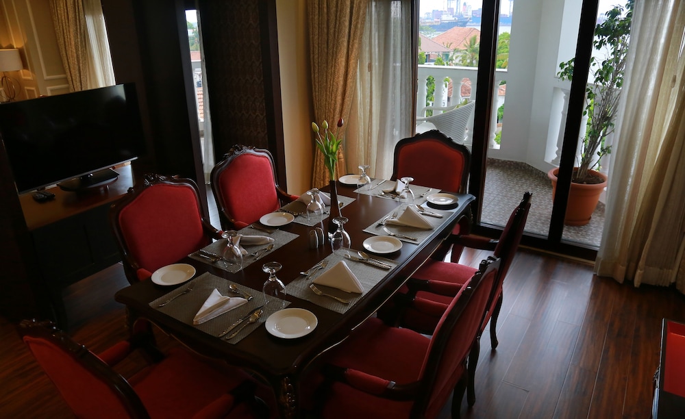 Fragrant Nature Kochi- A Five Star Classified Hotel
