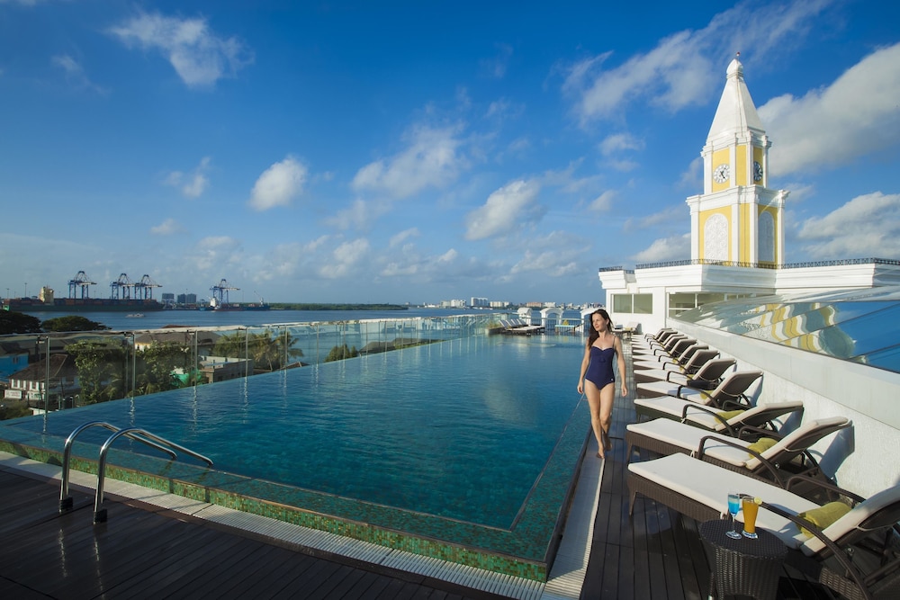 Fragrant Nature Kochi- A Five Star Classified Hotel