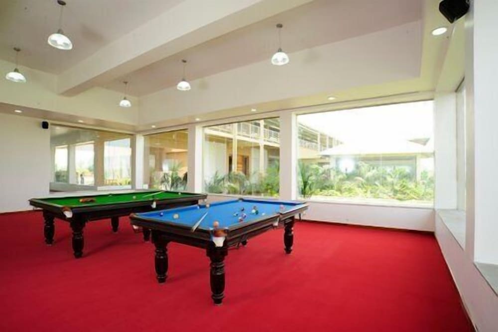 Aarohi Starz Hotel