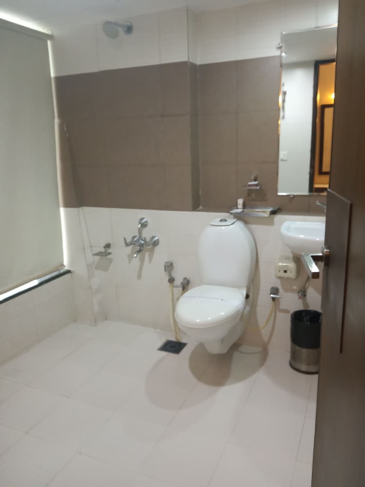 Aarohi Starz Hotel