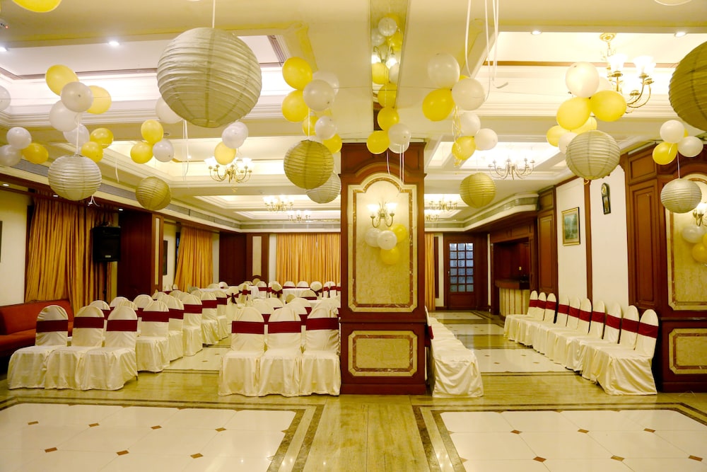 HOTEL KOHINOOR PARK