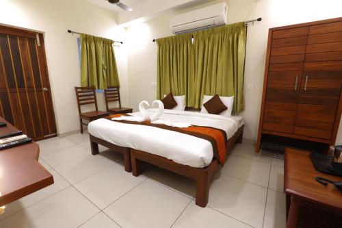 Raj Residency - Opposite to Bus Stand