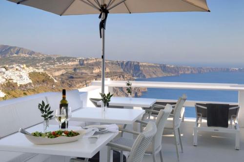Aqua Luxury Suites
